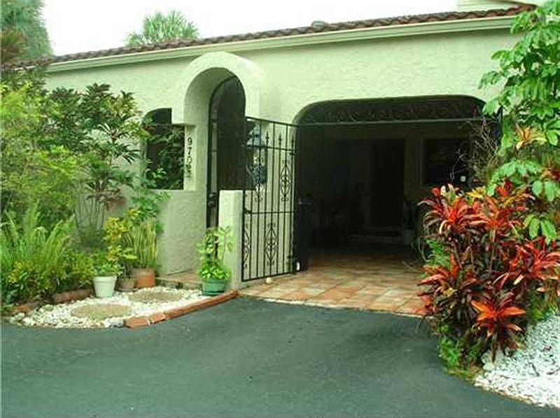 2nd image of 9702 Costa Del Sol Blvd