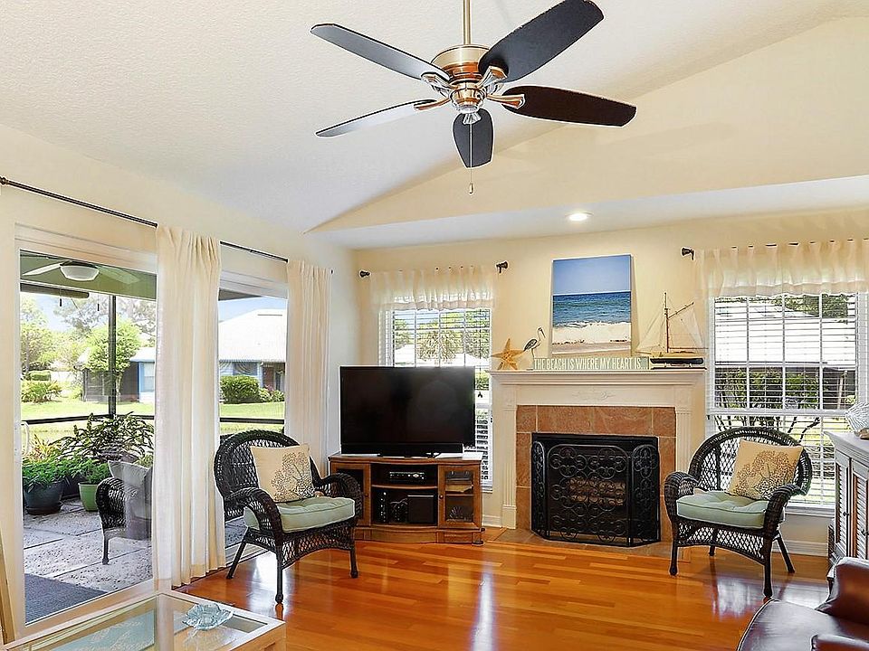 1st image of 215 Cranes Lake Dr