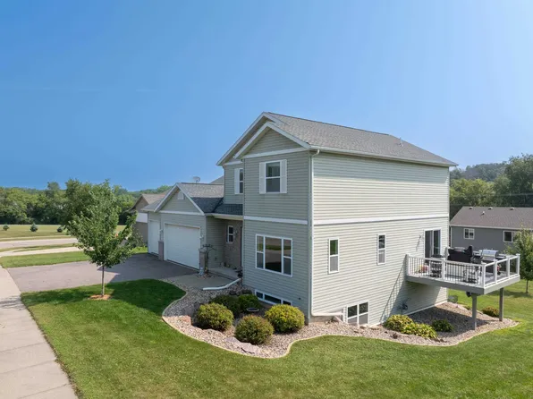 1225 Springbrook Dr, Baraboo, WI 53913
