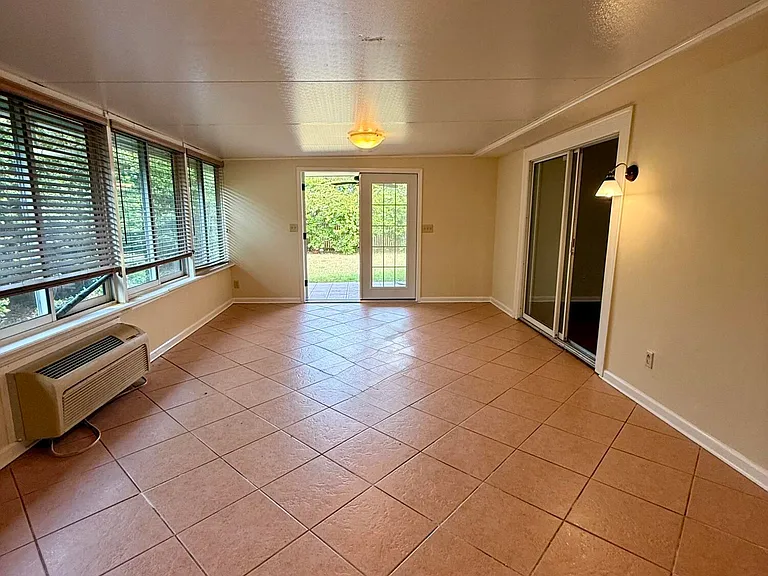 3150 Highland Grove Dr — Photo 22