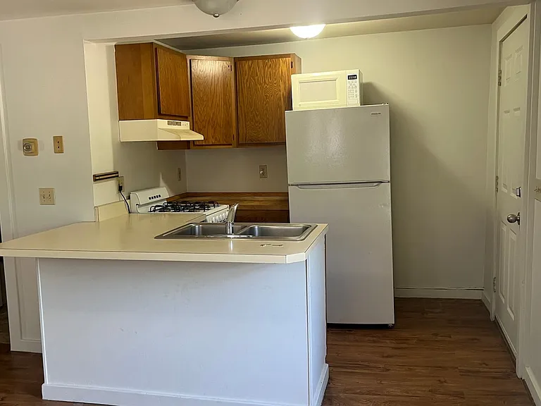 321 S Main St — Photo 1