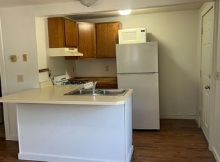 321 S Main St APT 4, Stowe, VT 05672