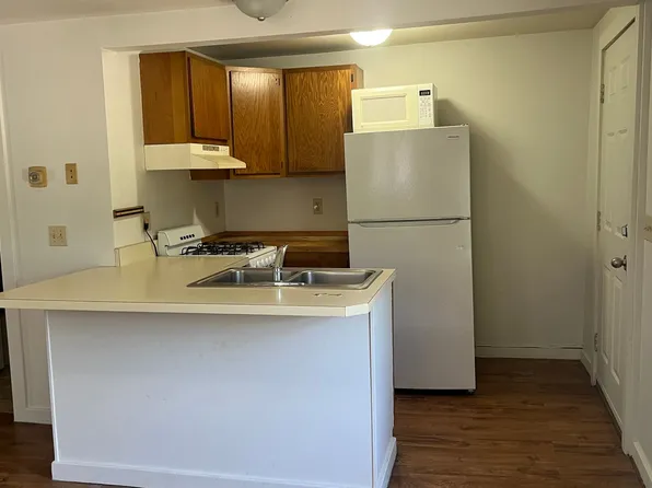 321 South Main Street, 321 S Main St APT 4, Stowe, VT 05672