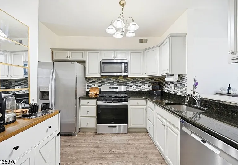 216 Barringer Dr — Photo 6