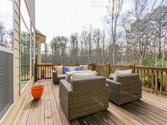 5th image of 391 Glynnwilde Dr NW