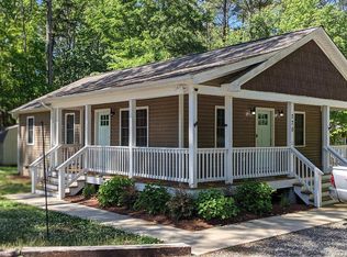 270 Columbine Dr, Hartfield, VA 23071