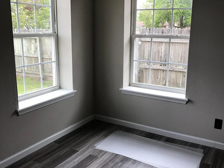 13933 S Poplar St E — Photo 2