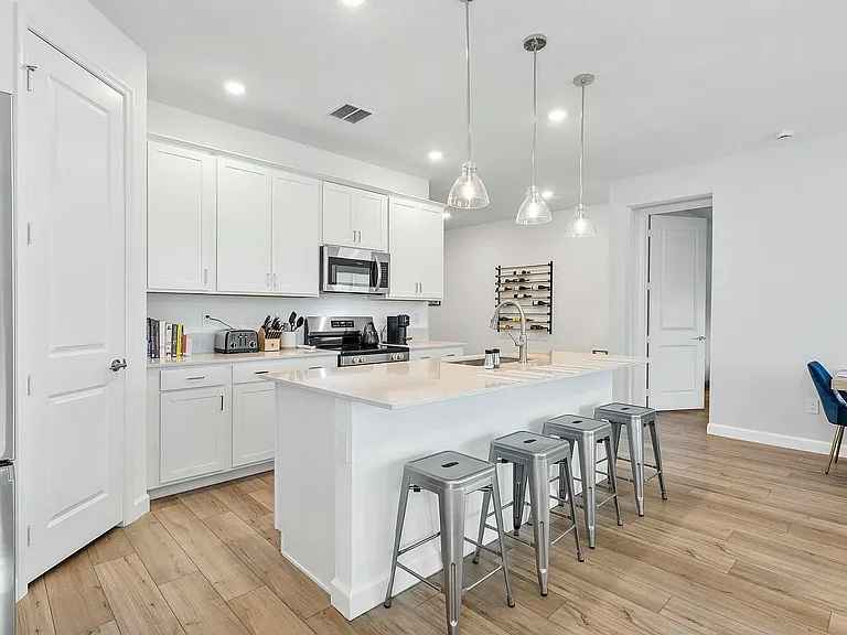 13404 Brotherhood Way — Photo 9