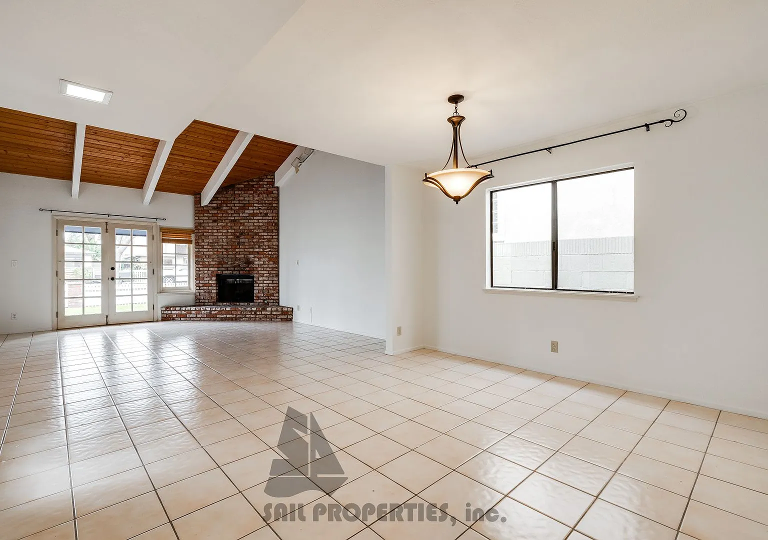 Lovely Central Huntington Beach Home Near Downtown! — Photo 4