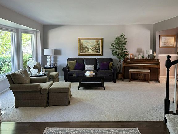 3rd image of 53379 Springhill Meadows Dr