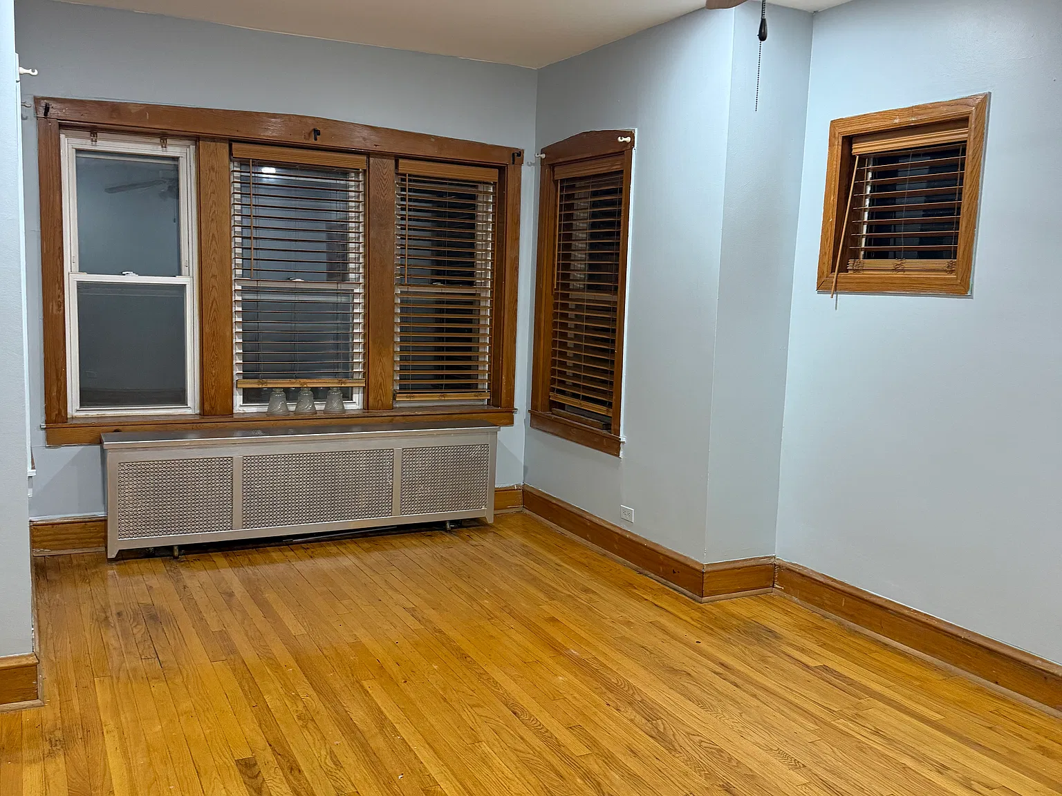 3 bed, 1.5 bath, $2,200 — Photo 2