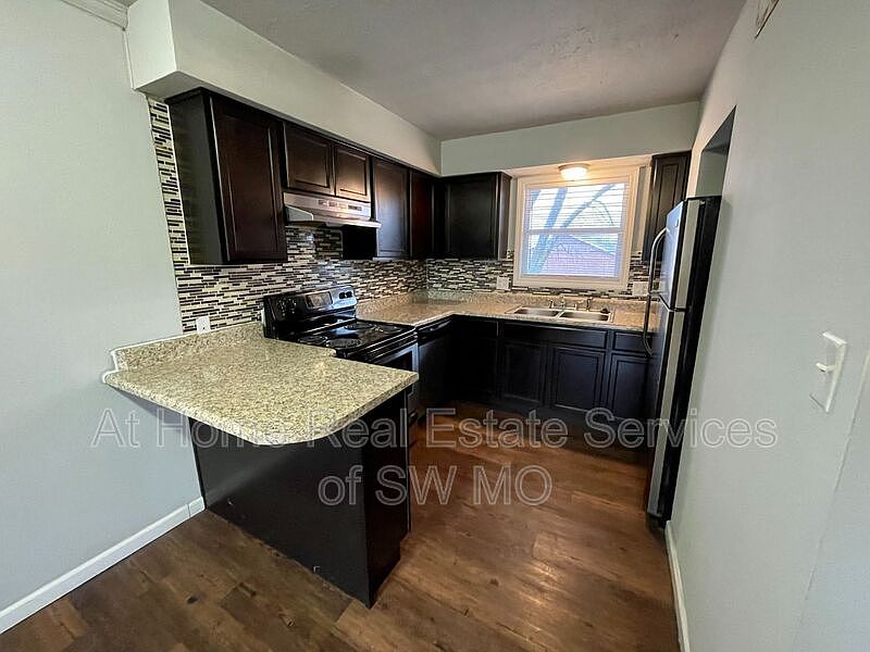 1st image of 930 S Campbell P2 Plz #2