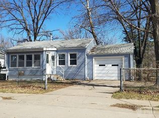 102 Melrose Ct, Burlington, IA