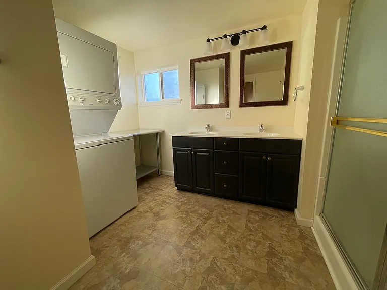 Bathroom with Washer Dryer