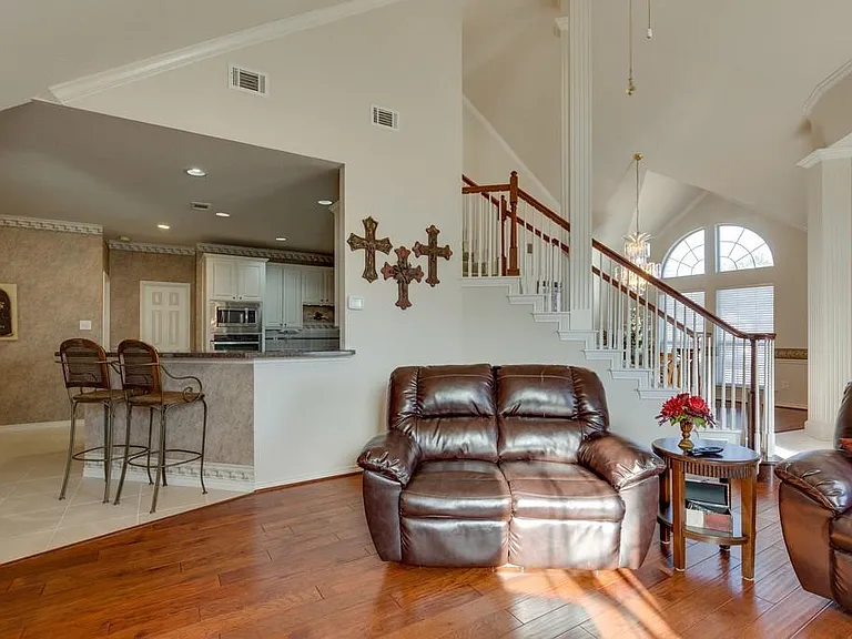 801 Steeps Ct — Photo 12