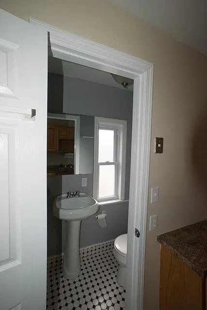 Studio, 225 sqft, $1,050 — Photo 3