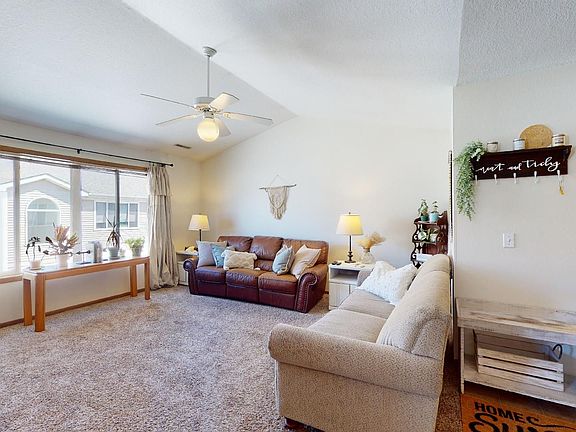 4th image of 4525 Steinbeck St Unit 4
