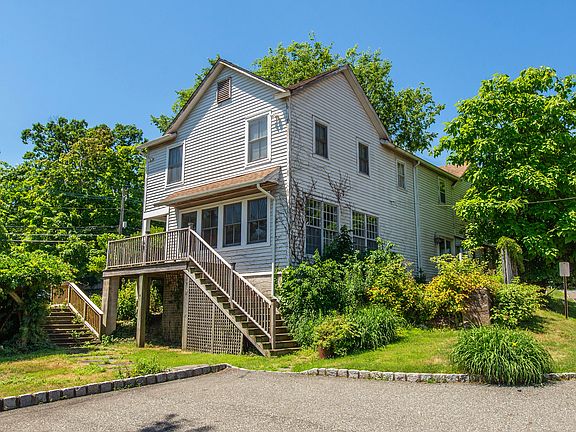 3rd image of 820 Bloomfield Ave #2