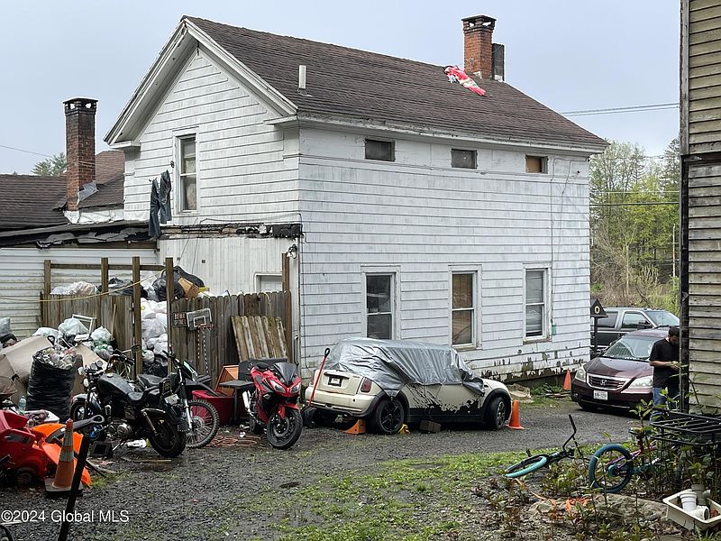5th image of 24-26 E State Street