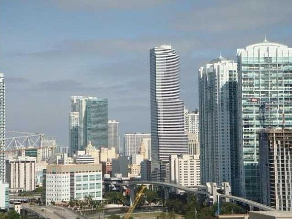 4th image of 1111 SW 1st Ave APT 2122
