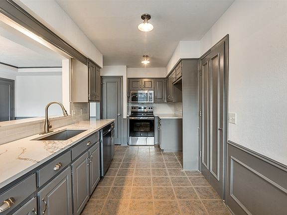 5th image of 17079 Upper Bay Rd