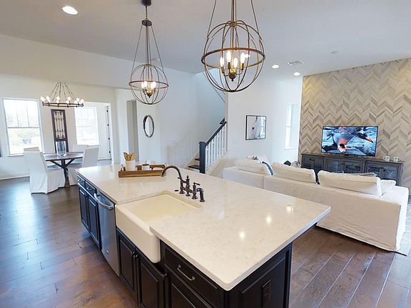 Weslyn Park - Emory Interior Image 3