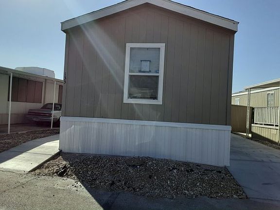 2nd image of 2038 Palm St #133