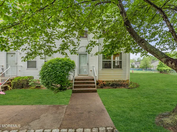 45 Waterview Drive, Lakewood, NJ 08701