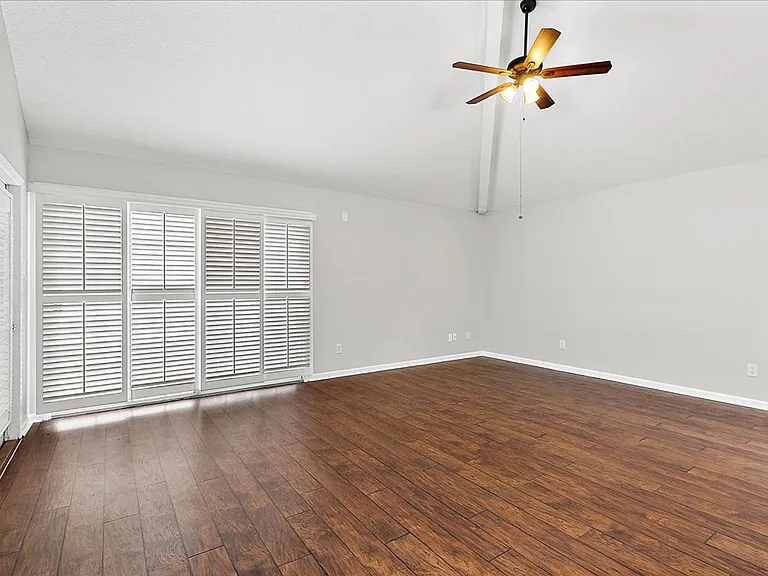 1065 Theodore Ave — Photo 9