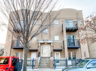 914 S Racine Ave APT 202, Chicago, IL 60607