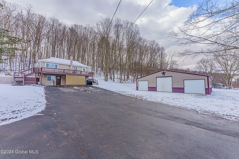 3rd image of 2298 Coach Rd