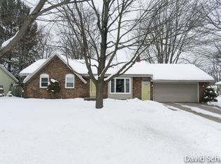 2653 Sun Valley Dr, Jenison, MI 49428