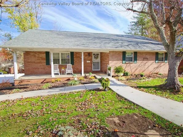 1502 Village Dr, South Charleston, WV 25309