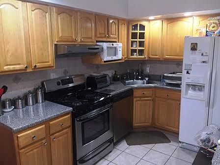 5th image of 3050 74th St #2