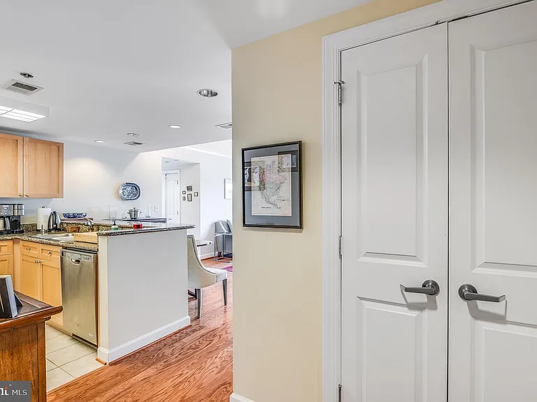 777 7th St NW #1110 — Photo 15