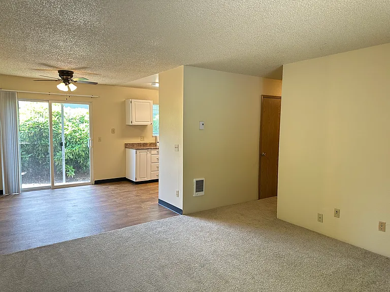8856 SE Flavel St — Photo 4