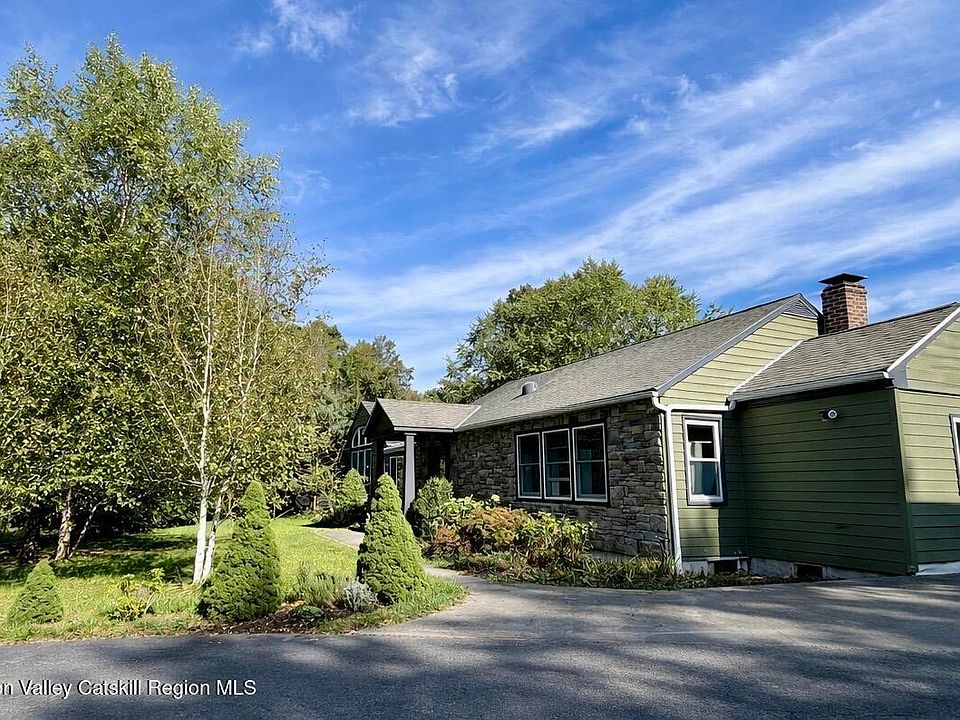 1st image of 95 Lakeview Avenue