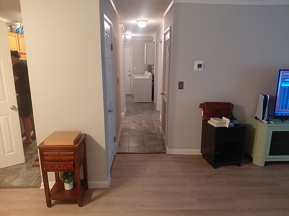 4th image of 21 Rivers Point Row