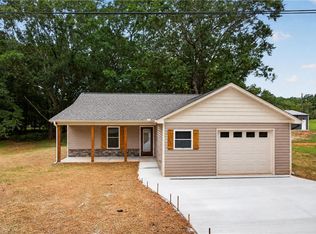 704 S Piedmont St, Westminster, SC 29693