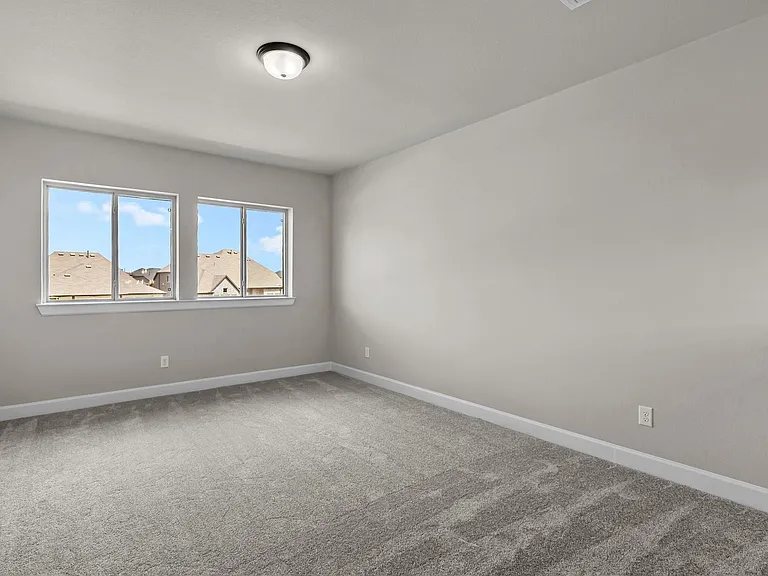 210 Ginger St — Photo 32