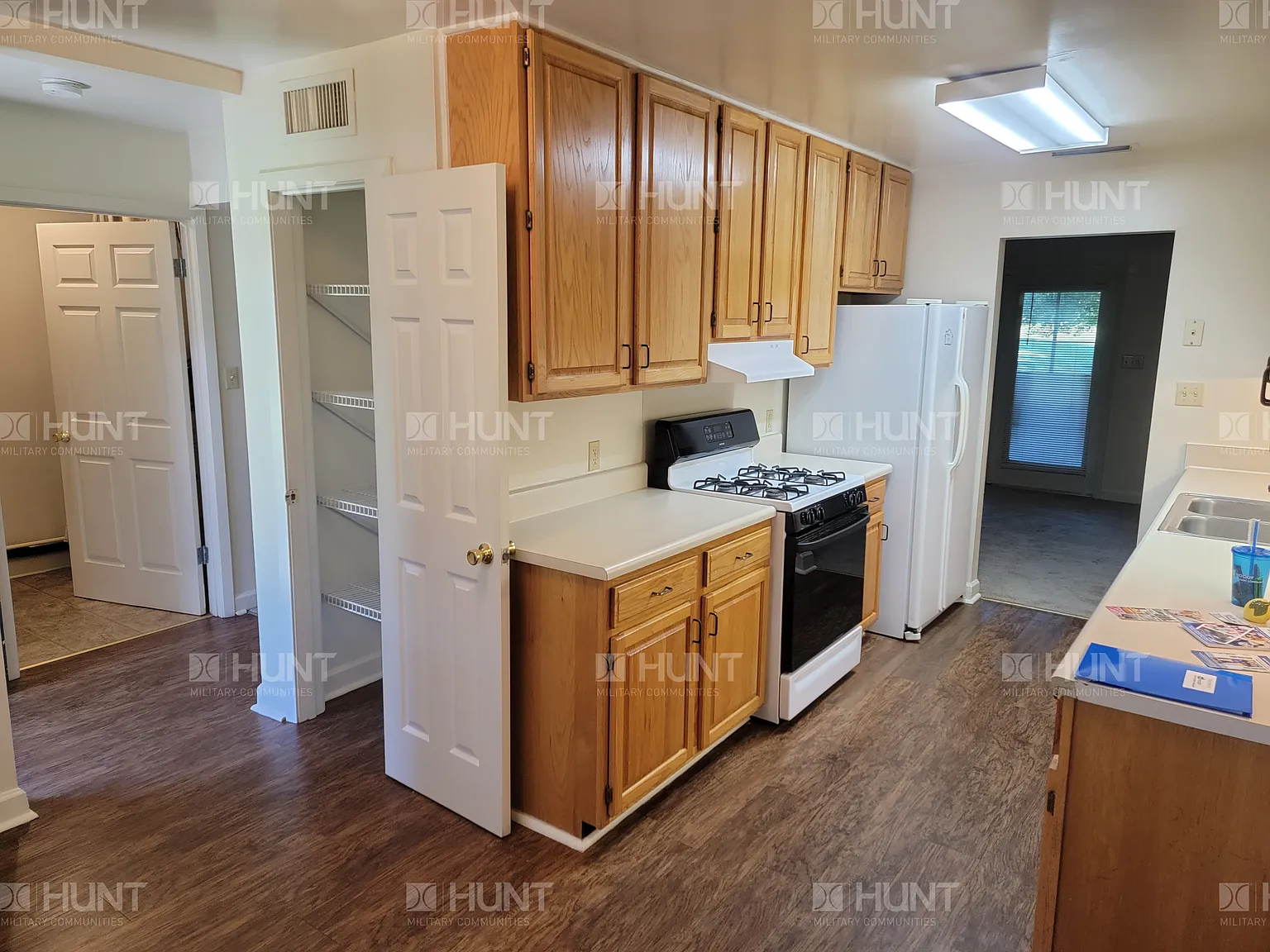 3 bed, 1306 sqft, $1,917 — Photo 3