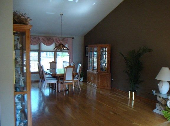 4th image of 2217 Elmira Ave