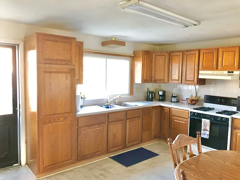 18255 Colgate St — Photo 5
