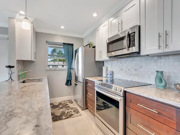 262 High Point Court W #D, Delray Beach, FL 33445
