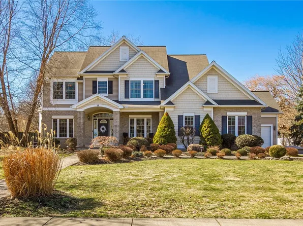 15 Grace Marie Dr, Webster, NY 14580