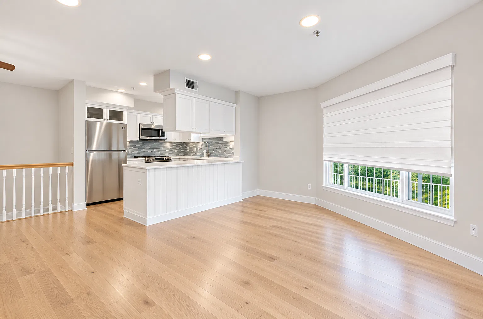 2 bed, 2.5 bath, 1464 sqft, $3,995 — Photo 2