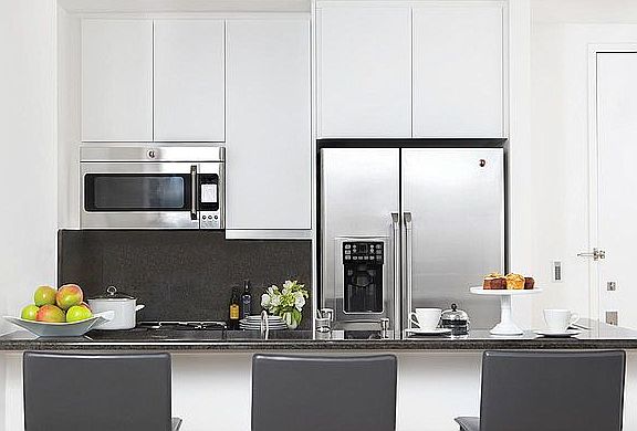 4th image of 330 W 39th St APT 17C