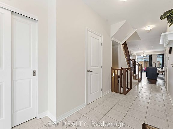 4th image of 151 Hawkshaw Cres