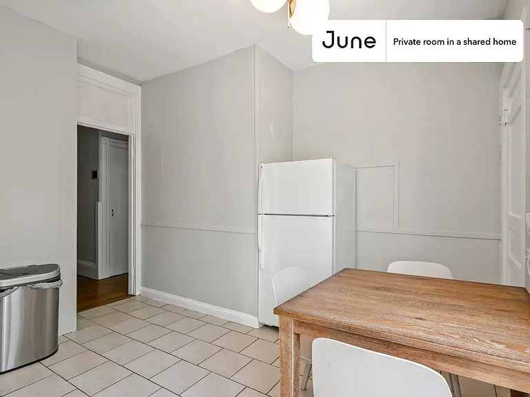 76 Easton St #C — Photo 9