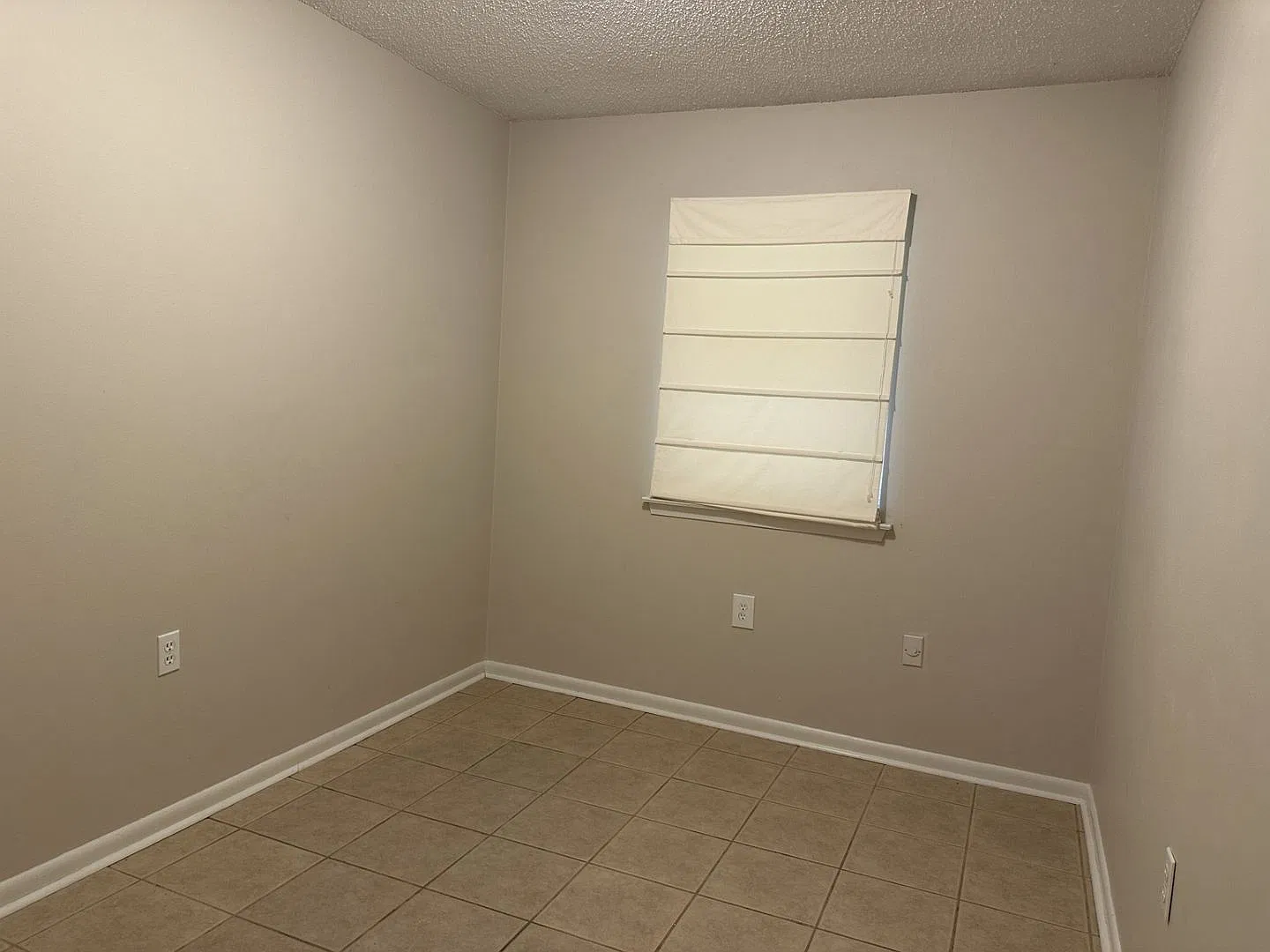2121 Oriole 3 BR 1 Bath — Photo 3